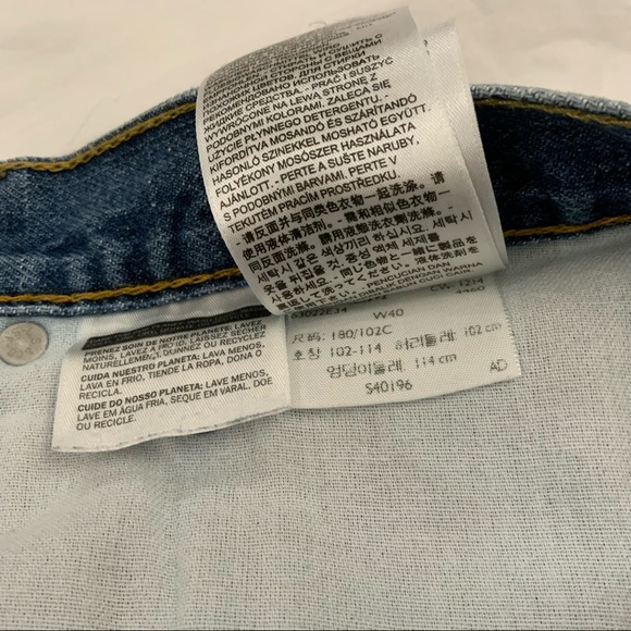 Levi's 505 Denim Blue Jean Shorts
Made of 100% Cotton
Size 40 - Picture 8 of 12